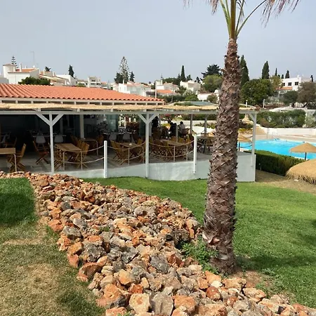 Senhora Da Rocha Appartamento